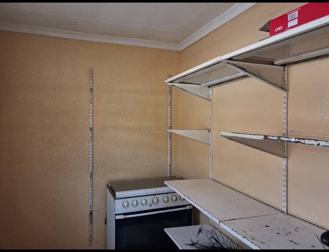 5 BEDROOM FREESTANDING FOR SALE IN MANZIL PARK